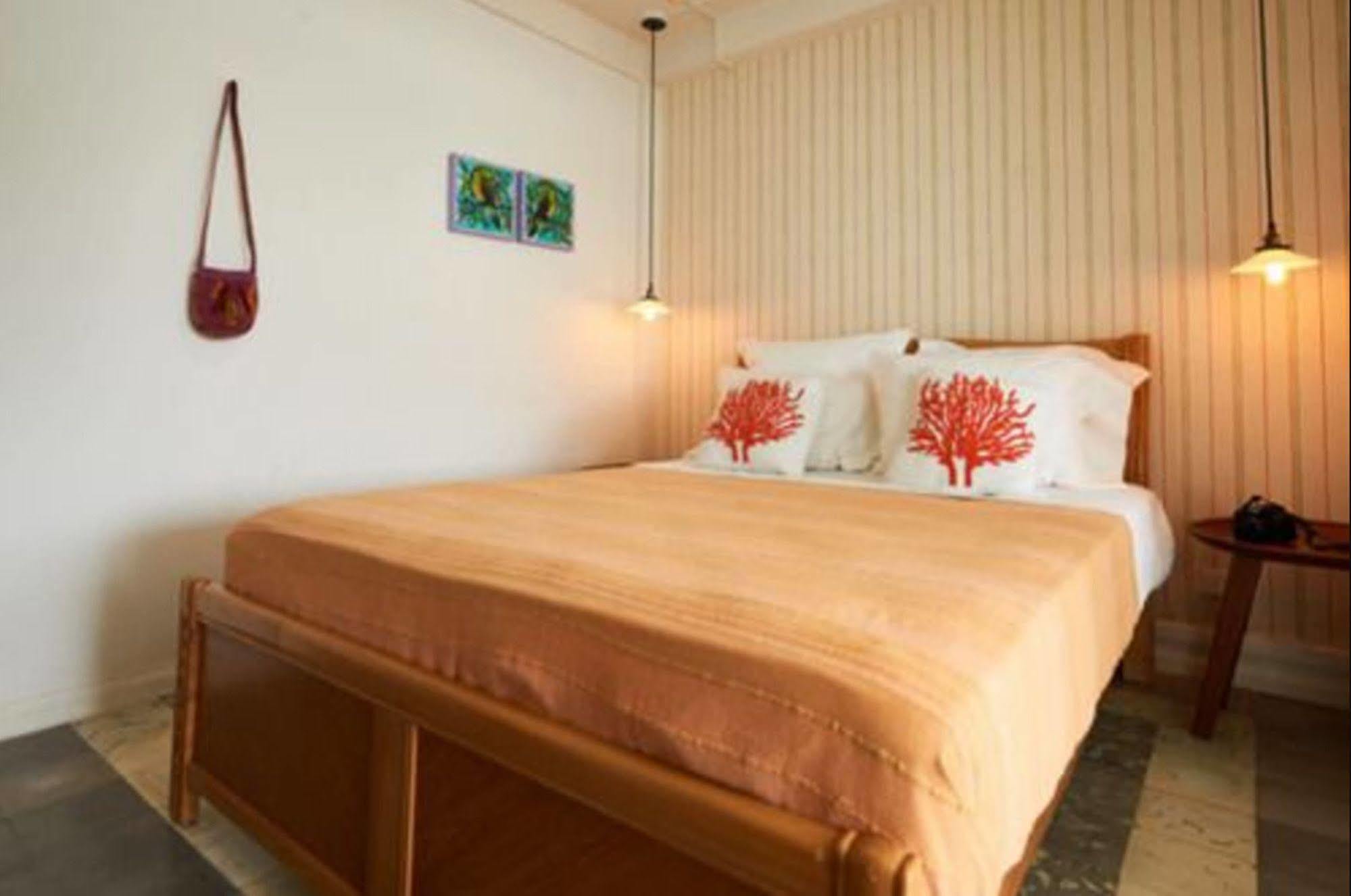 Casa Del Rayo Verde Hotelito Solidario ปอร์โตเบโล ภายนอก รูปภาพ