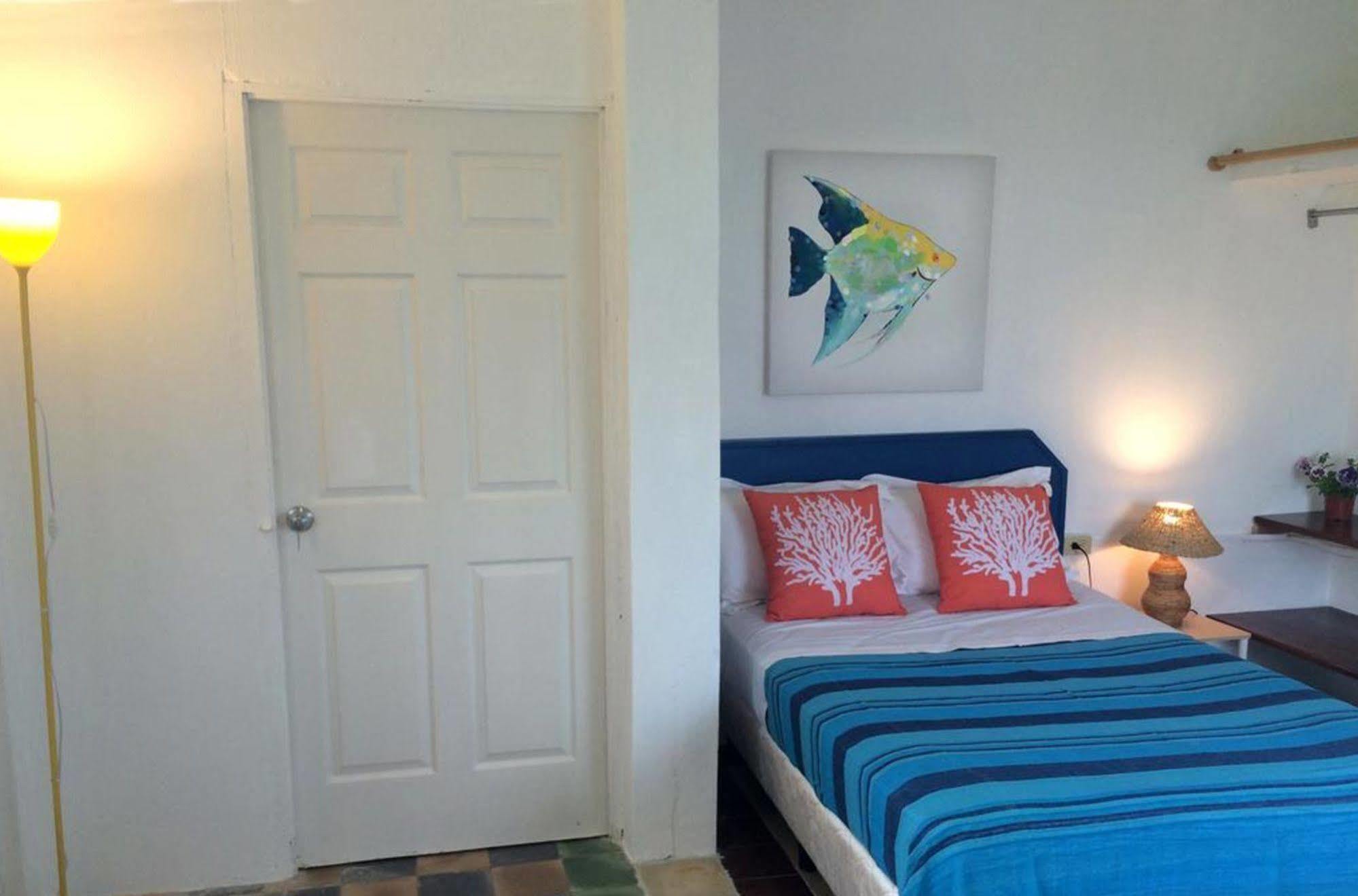 Casa Del Rayo Verde Hotelito Solidario ปอร์โตเบโล ภายนอก รูปภาพ